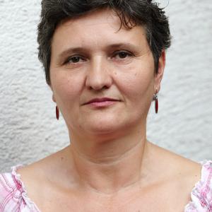 Selma M. (2015)  - Meine neuen Fotografien, heute, 2015, @everydaysrebrenica  auf Instagram - Alltag und Gedenken. Selma M. geboren am 20.03.1968 in Zvornik. Sie ist verheiratet und lebt seit dem Fall Srebrenicas in Tuzla. 