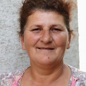 Jasminka S. (2015)  - Meine neuen Fotografien, heute, 2015, @everydaysrebrenica  auf Instagram - Alltag und Gedenken. Jasminka S. geboren 1964 in Bratunac bei Srebrenica. Sie ist Mutter von drei Kindern und floh 1993 mit ihrer Familie in Tuzla.