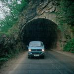 Dada M. (2000)  - Ab 1998 kommen langsam Trauer und Schmerz auf, sie lo?schen das Licht.  Die Dunkelheit im Hintergrund bleibt fu?r immer bestehen.