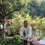 Almasa A. (2005)  - Von unserer großen Familie sind nur noch einige wenige am Leben. Einer meiner Brüder, der noch mit mir gemeinsam da ist.