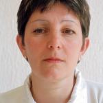 Dubravka M. (2000)  - Dubravka M. geboren am 04. Mai 1955 in Bjieljina. Sie lebt jetzt, wie auch schon lange vor dem Krieg, mit ihrem Mann und den drei Kindern in Srebrenica. Ihr Mann ist arbeitslos.