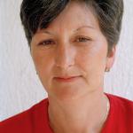 Vojka J.  (2000)  - Vojka J. Geboren am 28. Mai 1955 in Srebrenica. Sie ist verheiratet und hat zwei Kinder. Ihr Mann ist arbeitslos. Sie leben in Srebrenica.

